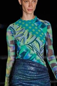 00125-Prabal-Gurung-Spring-2022-RTW-Credit-Alessandro-Viero-Gorunway.thumb.jpg.5fbd325a1872270ae9a102c643e2de76.jpg