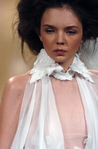 1102709491_GeorgesChakra2005HauteCouture13.thumb.jpg.2bbdb21b9838379b64e826bab12219bf.jpg