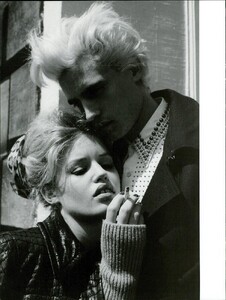 1109201028_ARCHIVIO-VogueItalia(August2009)-GeorgiaMayJagger-009.thumb.jpg.70a61777cfc2505705d51429b59923ab.jpg
