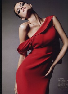 1138163626_VogueNippon(May2008)-LoveAffairWithCouture-006.thumb.jpg.d969f530ef25bb85846c675a4d095cfe.jpg