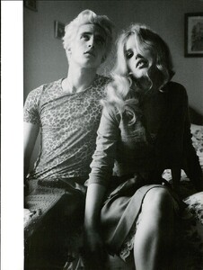 1146964527_ARCHIVIO-VogueItalia(August2009)-GeorgiaMayJagger-014.thumb.jpg.590fd6d0a26a3889650ca7bb4dca7506.jpg