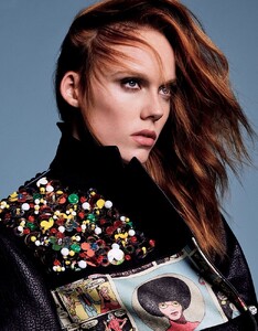 1147186832_VogueJapanMarch201817.thumb.jpg.1ab8f2e251add2599b8d7205ebab26b9.jpg