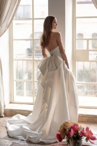 Lihi Hod Couture 2023 Collection 'Mystic Flower' (2).jpeg