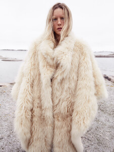 1175062387_VogueParisNovember2019018.thumb.jpg.b95fb65cccba4adaaee6555a624fd0e1.jpg