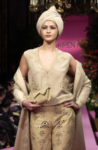 1182902078_Torrente2002HauteCouture19.thumb.jpg.2085d074985386f09015fbbdab3dfa51.jpg