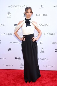 118353872_TheDailyFrontRowsSeventhAnnualFashionLosAngelesAwards-RedCarpet(6).thumb.jpg.7b5ca6803f7f483a43fbfb8b8d077a64.jpg