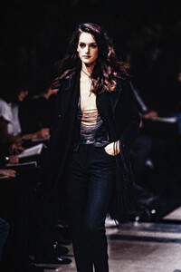 1192891740_HelmutLang1992WomenRTW13.thumb.jpg.4c7db9c41a7830064644b7c4c377aeb1.jpg