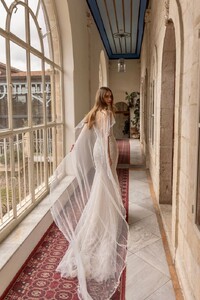 Lihi Hod SS2023 Bridal Couture Collection 'Nova' Gown (2).jpeg