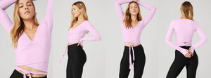 1314878337_CarolineKelley-AloYoga2022PinkBlack7.thumb.jpg.0c1c31dfdf331871a7f44c72ac13e784.jpg