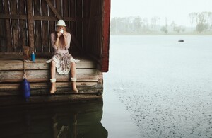 1326183480_VogueParisNovember201901.thumb.jpg.5a66eb33d7b15fada909b2554c1931c7.jpg