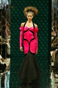 1442484812_RobertAbiNader2005HauteCouture72--.thumb.jpg.d7023cf34575400a4e0ee50a91e2d140.jpg