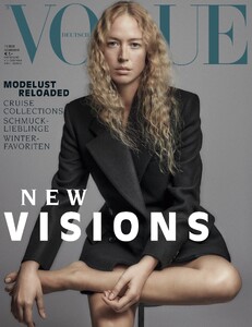 151278736_VogueGermanyNovember2020101.thumb.jpg.23604b945332e2cd8281923743b01f4a.jpg