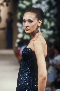 151345269_YvesSaintLaurent1995HauteCouture128.thumb.jpg.2e0a93ae08f3a564bb7f7173396be6cf.jpg