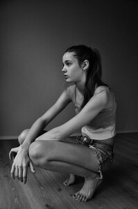 Chiara Lesuis 7dbf6759a4eee4bce28a4b12e07aa74e--model-polaroids-photobox.jpg
