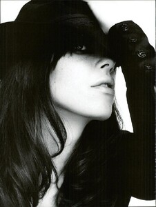 158926563_ARCHIVIO-VogueItalia(July2009)-RebeccaHall-011.thumb.jpg.96569bd5ee04aa07bf33cd490c61447f.jpg