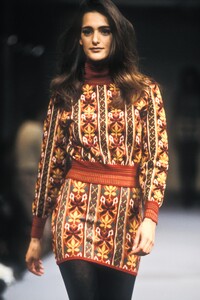 1609855487_AzzedineAlaia1990WomenRTW81.thumb.jpg.7a50fd1779d53a72ec9b44d9f55be9c3.jpg