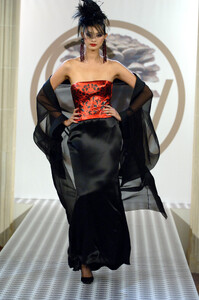 1618648223_GeraldWatelet2005HauteCouture45.thumb.jpg.3ed4a88057414e29af7fe5d98dec31c4.jpg