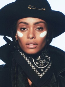 1651844034_VogueParisApril201917.thumb.jpg.79d9009c1667583be4d6d36534b7637a.jpg