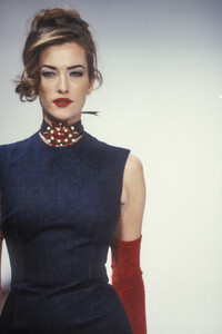 1655070359_DolceGabbana1992WomenRTW146.thumb.jpg.305ddc213c9adb76558286971e6d20c2.jpg