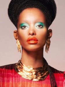 1665381260_VogueParisApril201923.thumb.jpg.9cffe6204371f32315874414693ba699.jpg