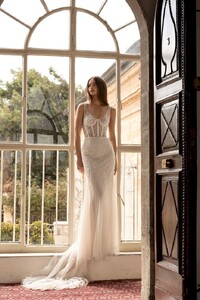 Lihi Hod SS2023 Bridal Couture Collection 'Nova' Gown (1).jpeg