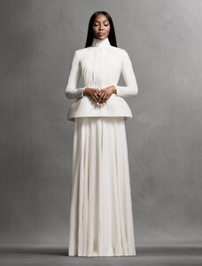 1918616719_VogueUSNovember2020113.thumb.jpg.25e74cc5f9fe51fdadf16f3660a8bf75.jpg