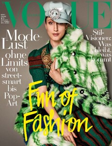 194038898_VogueGermanyAugust2017-1.thumb.jpg.285009ab6105d982c688e4027add5e0e.jpg