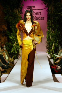 1998251832_RobertAbiNader2002HauteCouture14.thumb.jpg.fff1ea3b42ff4e057ee9f30d6fe2d933.jpg