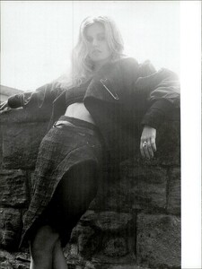2002494844_ARCHIVIO-VogueItalia(August2009)-GeorgiaMayJagger-007.thumb.jpg.56643e33c88df7258a8912e271153974.jpg