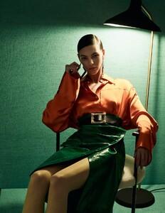 2028430685_VogueChinaMarch201911.thumb.jpg.38dbe4df3277284d9a7ff99a26d824d9.jpg