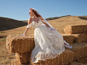 220929_BC_FLL_SPRING_BRIDAL_LOOK_14_0061.thumb.webp.9665429f1872092810f2d7a91cfe1543.webp