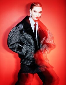 242771365_VogueChinaDecember2018-6.thumb.jpg.0cd1b2d5b558f0e379babe2d0673e42b.jpg