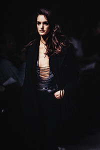 270639230_HelmutLang1992WomenRTW1.thumb.jpg.1b6c6d63cf30f71b0cc31dda74821aea.jpg