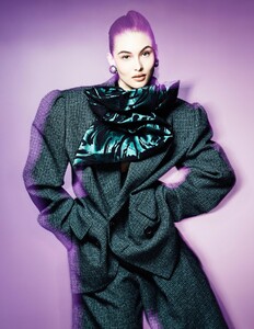 278359780_VogueChinaDecember2018-8.thumb.jpg.87b5c01aeec201165d053e2ea8d10fb0.jpg