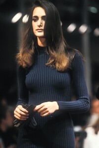 307043953_AzzedineAlaia1990WomenRTW112.thumb.jpg.6bf09db84ed86bd974cd4b7f4c576503.jpg