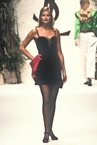 314476314_YvesSaintLaurent1995WomenRTW155.thumb.jpg.e2a9ac8be3fdfea1c40a3db813882ae0.jpg