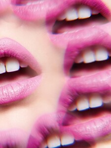 339777867_VogueParisApril20196.thumb.jpg.70ab778f9c6c19ddeef6fdca745f0b33.jpg