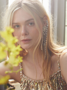 345549290_elle-fanning-2-642adabb8eaf6.jpg