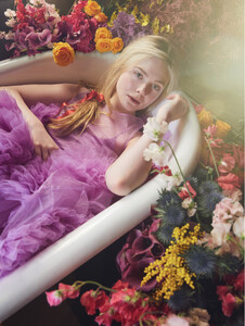 345549301_elle-fanning-8-642ade6c0aff1.jpg