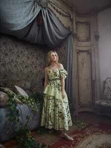 345549302_elle-fanning-9-642adf082ba6b.jpg