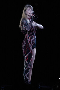 347689282_taylor-swift-89.thumb.jpg.80e0b14515dedc3064d1627859727249.jpg