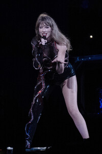 347689311_taylor-swift-92.thumb.jpg.d6879ccf29c2e1304b5627140bd785f9.jpg