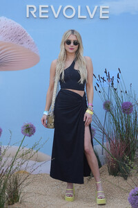 347699999_emma_roberts_at_revolve_party_on_day_2_of_the_coachella_2023_music_festival_in_i.jpg