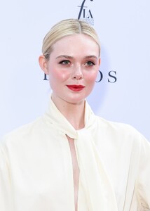 348967155_elle2-4.jpg