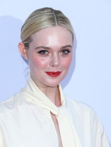 348979779_elle6-18.jpg