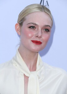 348979827_elle6-38.jpg