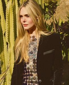 350050792_elle-2.jpg