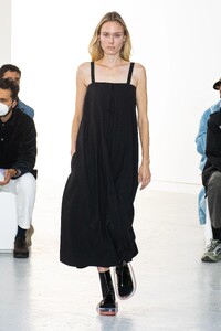 395613669_00026-Shang-Xia-Paris-Spring-2022-RTW-Credit-Brand.thumb.jpg.33f839d4de088caab928261f80fca6f5.jpg