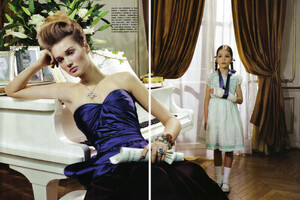 430477978_VogueItalia(March2010CoutureSupplement)-HighGlam-009.thumb.jpg.3f513f3d0f4ac83ddff07f4ede27d862.jpg