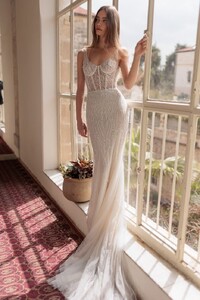 Lihi Hod SS2023 Bridal Couture Collection 'Nova' Gown (3).jpeg